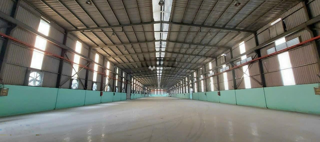 Việc khẩn cấp bán kho bãi có một diện tích sàn 16000m2 vị trí đặt tại Thủ Dầu Một, Bình Dương giá bán đề xuất từ 144.8 tỷ vị trí thuận lợi