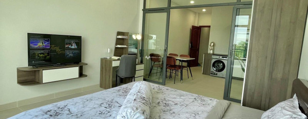 Cho thuê chung cư vị trí thuận lợi nằm tại Phường 10, Phú Nhuận, tổng quan trong căn hộ có 1 PN, 1 WC vị trí siêu đẹp-03