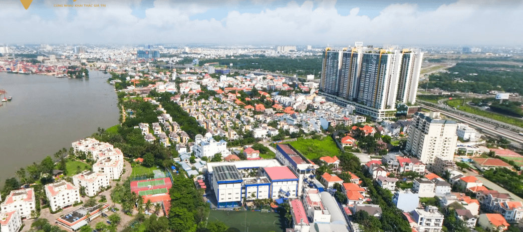 Bán nhà mặt sông Giồng Ông Tố, 600m2, cấp 4, tiện xây villa sông