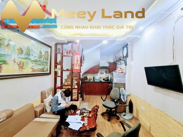 Vì sống nước ngoài bán nhà diện tích gồm 24m2 bán ngay với giá từ 2.3 tỷ vị trí đặt tại trung tâm Phường Nguyễn Trãi, Quận Hà Đông trong nhà này thì c...-01