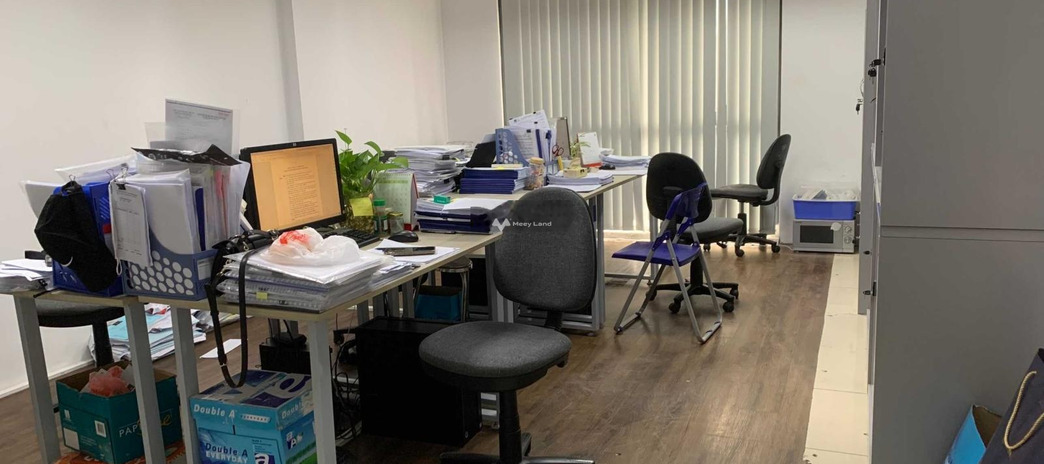 Gia đình khó khăn, cho thuê sàn văn phòng vị trí thuận lợi tọa lạc trên Láng Thượng, Hà Nội giá thuê cạnh tranh 11.05 triệu/tháng Diện tích nền 65m2