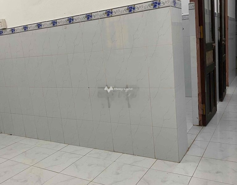 Nhà gồm 2 PN, cho thuê nhà, giá thuê siêu mềm chỉ 4.5 triệu/tháng có diện tích tổng là 55m2 vị trí đẹp Phường 28, Hồ Chí Minh-01