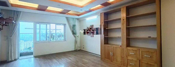 Nằm ở Bắc Từ Liêm, Hà Nội bán chung cư bán ngay với giá chốt nhanh 4.2 tỷ, hướng Nam, ngôi căn hộ này gồm 3 phòng ngủ, 2 WC nội thất hiện đại-02