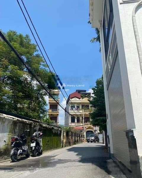 Có diện tích rộng 35m2 bán nhà mặt tiền tọa lạc ngay Long Biên, Hà Nội trong nhà này có tổng 3 phòng ngủ 4 WC cảm ơn đã xem tin.-01