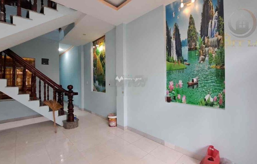 Cho thuê nhà vị trí hấp dẫn nằm ở Biên Hòa, Đồng Nai, giá thuê mềm 12 triệu/tháng diện tích tổng là 100m2, trong nhà này bao gồm 4 phòng ngủ-01