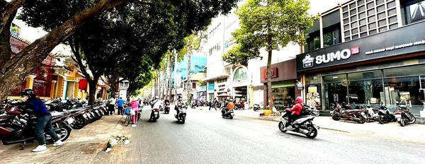 Cho thuê nhà diện tích thực 200m2 vị trí mặt tiền ngay ở Quận 1, Hồ Chí Minh thuê ngay với giá siêu mềm 90 triệu/tháng-02