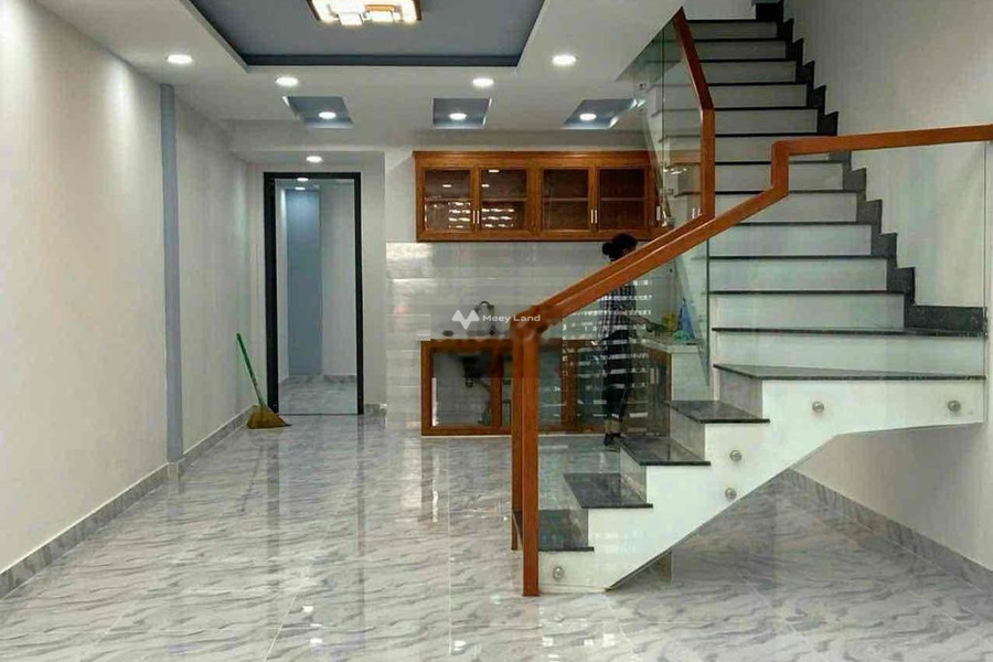 Ngôi nhà này có 3 phòng ngủ bán nhà giá bán chốt nhanh từ 5.9 tỷ có diện tích 72m2 tọa lạc ở Hòa Bình, Hồ Chí Minh-01
