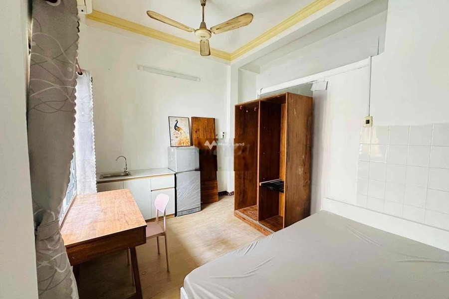 Vị trí nằm ở Lê Quang Định, Hồ Chí Minh, cho thuê chung cư thuê ngay với giá thực tế 4.5 triệu/tháng, tổng quan căn hộ có 1 phòng ngủ, 1 WC gọi ngay!-01