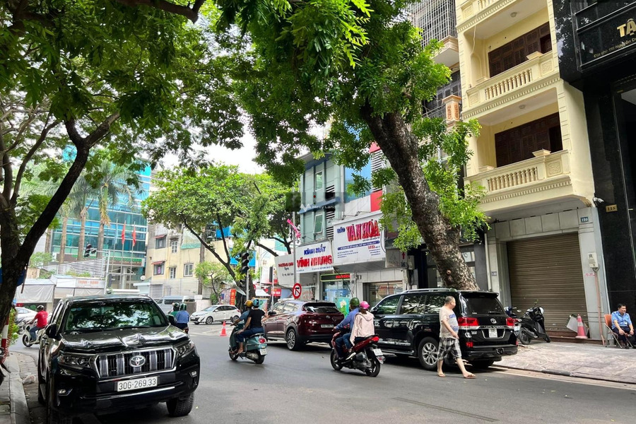 Bán hộ căn nhà mặt tiền tọa lạc gần Nguyễn Du, Nguyễn Du giá bán bàn giao 40 tỷ có diện tích 70m2 hỗ trợ mọi thủ tục miễn phí-01