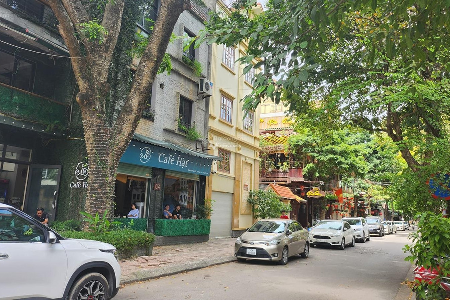Bán căn hộ vị trí mặt tiền tọa lạc ngay Nghĩa Tân, Hà Nội diện tích như sau 90m2 ngôi căn hộ bao gồm có Đầy đủ-01