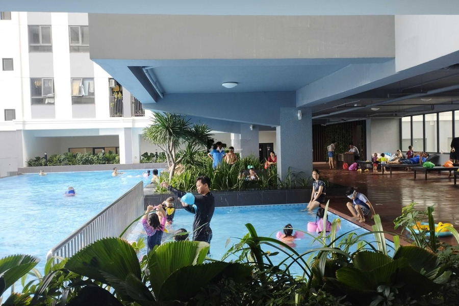 Giá 1.36 tỷ, bán chung cư có diện tích sàn 50m2 vị trí đặt ngay trung tâm Nguyễn Văn Linh, Phong Phú, trong căn hộ gồm 2 PN, 2 WC bãi đậu xe rộng-01