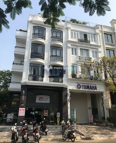 Nhà gồm 6 PN, cho thuê nhà, giá thuê đề cử 38 triệu/tháng có diện tích chung 111m2 vị trí đặt ở trung tâm Nguyễn Lương Bằng, Hồ Chí Minh