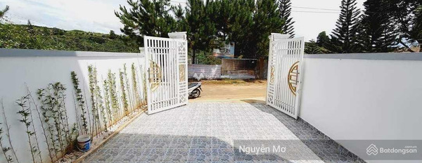 Vị trí đẹp ngay Phường 2, Lâm Đồng bán nhà giá bán cực êm 2.37 tỷ trong nhà này gồm 3 PN 2 WC-02