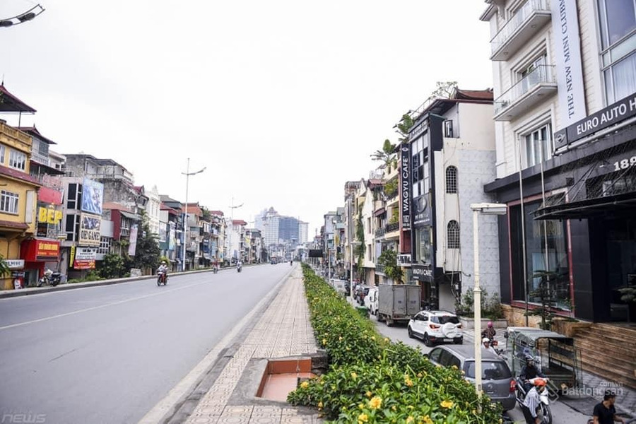 26.9 tỷ, bán biệt thự có diện tích thực là 135m2 vị trí ngay ở Nguyễn Văn Lộc, Hà Đông, ngôi nhà gồm có 4 PN, 4 WC liên hệ chính chủ.-01