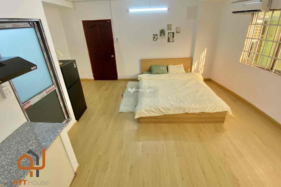 Cho thuê chung cư tọa lạc ngay ở Phường 10, Hồ Chí Minh, trong căn hộ có tổng cộng 1 PN, 1 WC ban công view đẹp-01