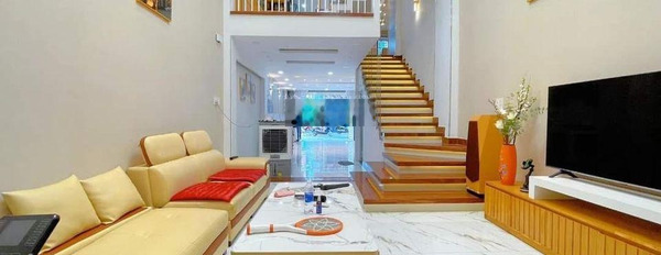 Bán nhà 40m2 đường Tạ Uyên quận 11 đang cho thuê 12tr/ tháng. Sổ Hồng riêng -03