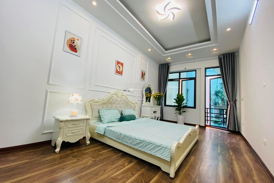 Bán nhà có diện tích rộng 35m2 nằm tại Cầu Giấy, Hà Nội bán ngay với giá rẻ từ 4 tỷ trong nhà này gồm 4 phòng ngủ, 4 WC-01