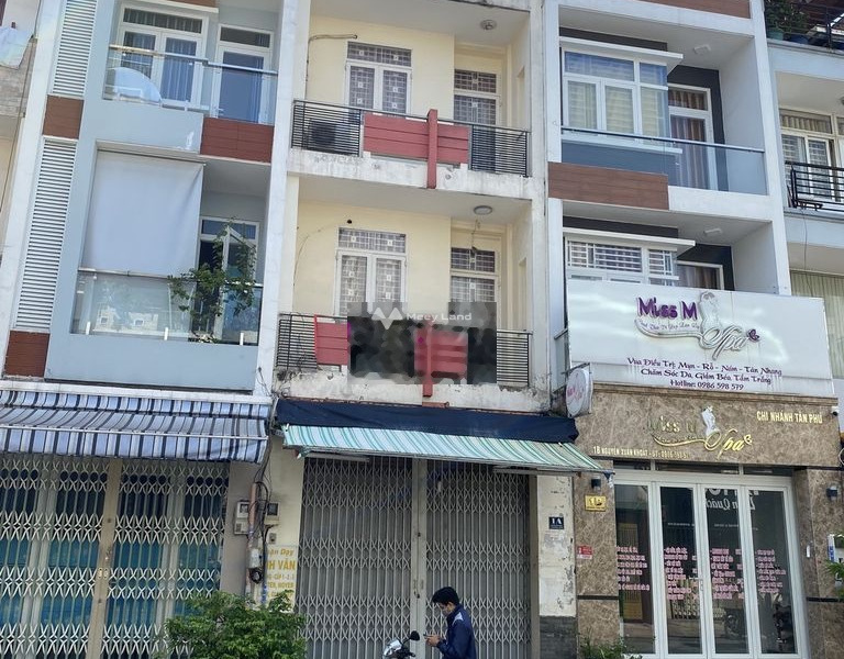 Nhà có 4 phòng ngủ bán nhà bán ngay với giá khoảng 8.5 tỷ diện tích rộng 52m2 vị trí mặt tiền ngay tại Hoa Bằng, Hồ Chí Minh-01