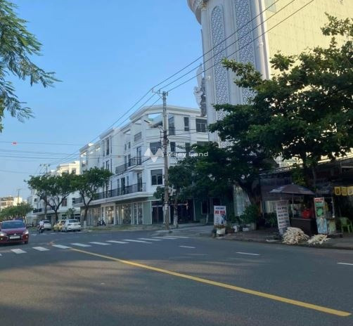 Với lộ mặt tiền ngang 15 mét vị trí đặt tọa lạc trên Hòa Minh, Đà Nẵng bán nhà giá bán cực rẻ từ 6.75 tỷ căn này bao gồm 1 phòng ngủ