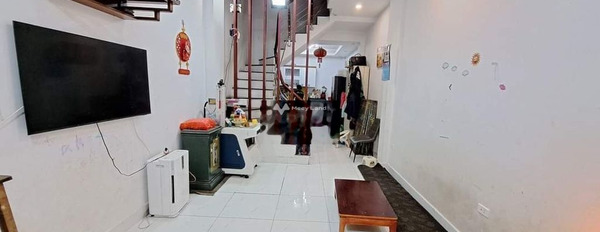 Bán nhà diện tích 45m2 Phía trong Nguyễn Trãi, Hà Nội bán ngay với giá thương lượng chỉ 4.2 tỷ tổng quan bên trong ngôi nhà 4 phòng ngủ-03