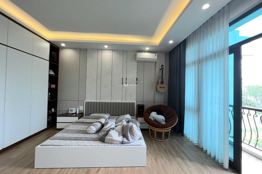 Có diện tích chính 48m2 bán nhà vị trí đẹp ngay ở Nguyễn Khang, Hà Nội tổng quan căn này bao gồm 4 phòng ngủ 4 WC liên hệ chính chủ-01