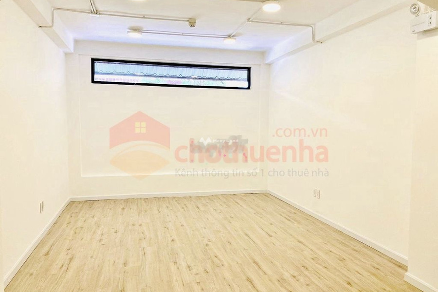 Diện tích tiêu chuẩn 82m2, cho thuê nhà ở vị trí thuận tiện ngay tại Đa Kao, Hồ Chí Minh, trong ngôi nhà này gồm 5 PN, 4 WC khu vực đông đúc-01