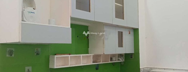 Nhà có 3 phòng ngủ, cho thuê nhà, thuê ngay với giá bàn giao 11 triệu/tháng diện tích tổng 36m2 vị trí đẹp ngay ở Trần Bình Trọng, Phường 1-02