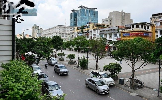 Đang cần gấp tiền cần bán Khách sạn có một diện tích sàn 100m2 vị trí đẹp tại Lê Thánh Tôn, Bến Nghé giá bán cơ bản từ 128 tỷ vị trí siêu đẹp-01