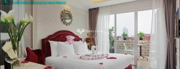 Bán gấp ngôi nhà vị trí nằm tại Hoàn Kiếm, Hà Nội bán ngay với giá rẻ từ 62 tỷ diện tích gồm 90m2 tổng quan căn nhà này 17 PN vị trí siêu đẹp-02