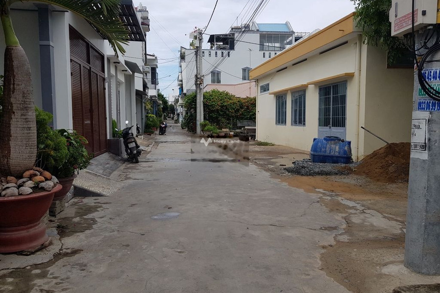 Nhà có 3 PN cho thuê nhà ở diện tích quy ước 90m2 giá thuê khởi điểm 3 triệu/tháng vị trí mặt tiền ngay trên Cam Phú, Khánh Hòa, hướng Đông Nam-01