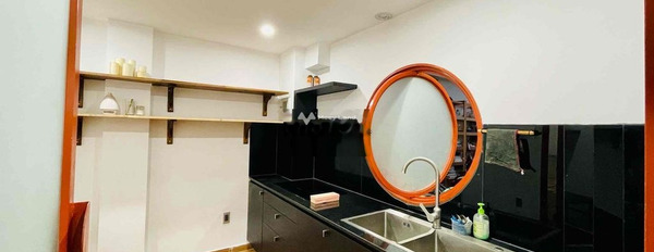 Vị trí hấp dẫn Phường 5, Phú Nhuận, cho thuê chung cư giá thuê bất ngờ chỉ 6.5 triệu/tháng, trong căn hộ tổng quan gồm có 1 PN, 1 WC hẻm rộng-02