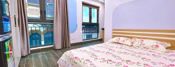 Nằm tại Yên Hòa, Hà Nội, bán nhà, bán ngay với giá siêu rẻ từ 14.5 tỷ có diện tích gồm 42m2, trong căn này thì có 4 phòng ngủ hãy nhấc máy gọi ngay-02