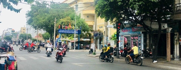 Diện tích 184m2 bán nhà ở vị trí đặt tọa lạc ngay tại Phú Thạnh, Hồ Chí Minh nhà này có tổng 10 phòng ngủ 6 WC liên hệ trực tiếp để được tư vấn-03