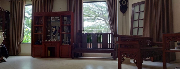 Nhà tổng quan bao gồm 5 phòng ngủ, bán nhà ở có diện tích chung là 60m2 giá bán cực mềm chỉ 12 tỷ vị trí thuận lợi nằm ở Nguyễn Phúc Lai, Hà Nội-02