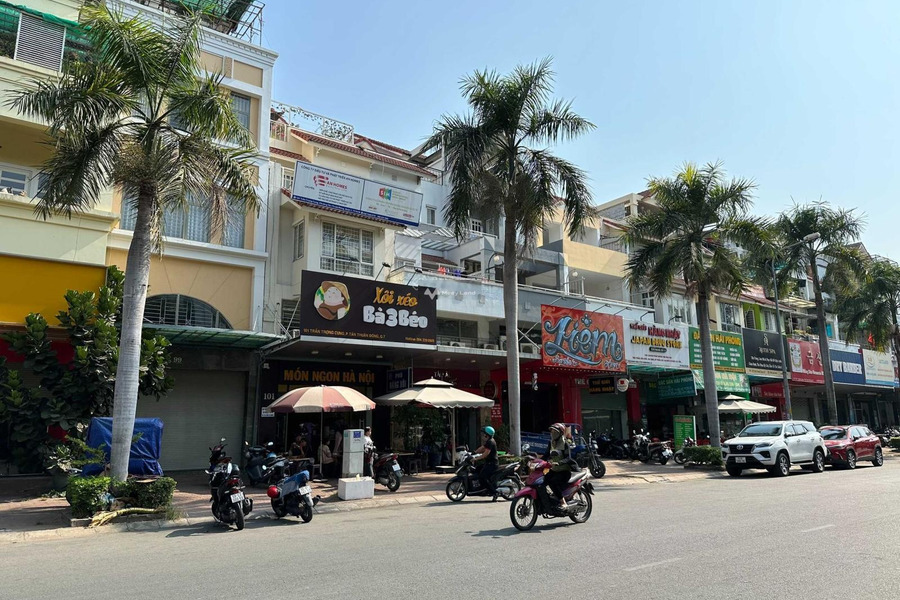 Vị trí tốt ở Trần Trọng Cung, Hồ Chí Minh bán nhà bán ngay với giá tốt bất ngờ chỉ 22.5 tỷ tổng quan gồm tổng cộng 6 phòng ngủ 6 WC-01