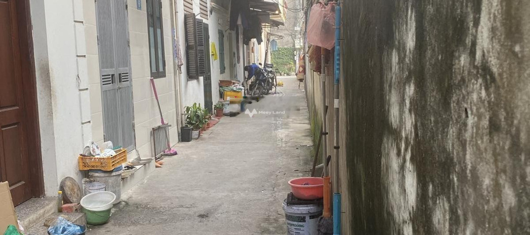 Diện tích 25m2 bán nhà ở vị trí tốt ở Phú La, Hà Đông hướng Tây - Nam nhìn chung bao gồm 2 PN 1 WC giá tốt nhất