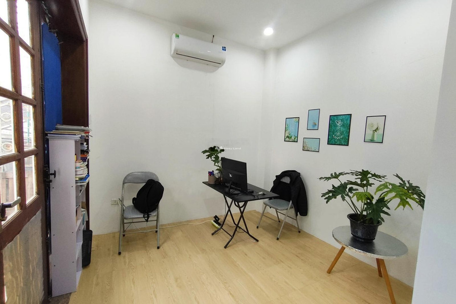 Tọa lạc gần Hoàng Quốc Việt, Hà Nội cho thuê sàn văn phòng diện tích mặt tiền 20m2 nội thất hoàn hảo Cơ bản-01