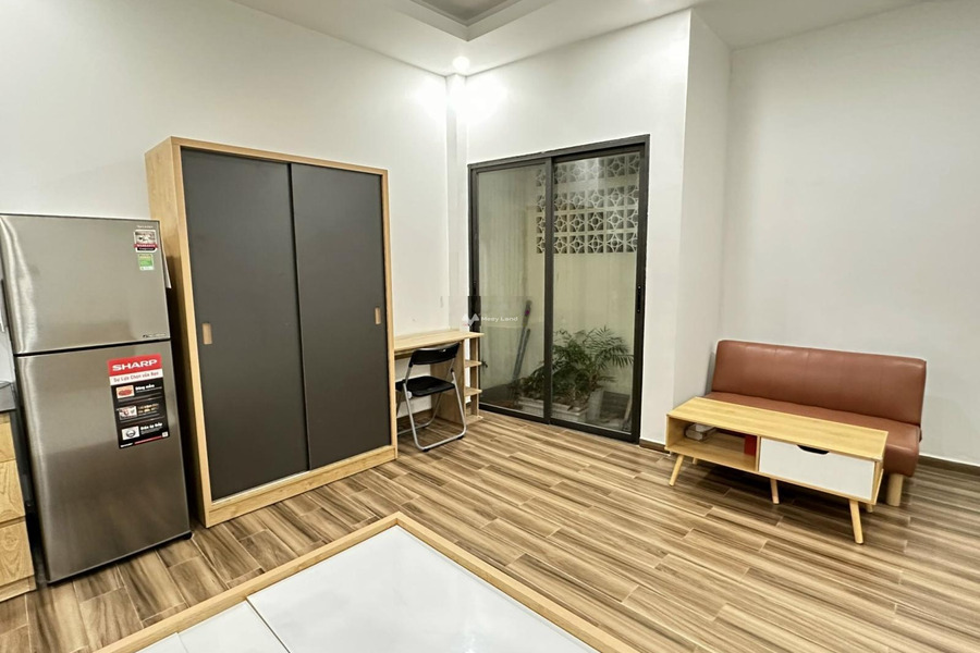 Vị trí ngay tại Phường 4, Tân Bình cho thuê phòng trọ với diện tích tiêu chuẩn 30m2, ngôi nhà có tổng cộng 1 phòng ngủ, 1 WC bãi đậu xe rộng-01