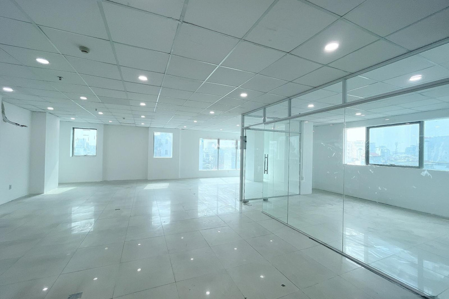 Phường 9, Phú Nhuận cho thuê sàn văn phòng thuê ngay với giá gốc 55 triệu/tháng diện tích rộng rãi 220m2 nội thất bố trí hợp lý Không nội thất-01