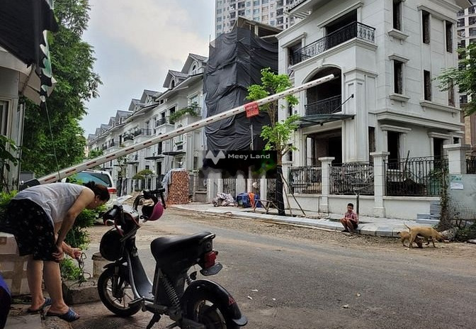 Vị trí tại Bắc Từ Liêm, Hà Nội cho thuê biệt thự giá thuê bất ngờ 90 triệu/tháng, tổng quan căn này thì gồm 6 phòng ngủ, 4 WC