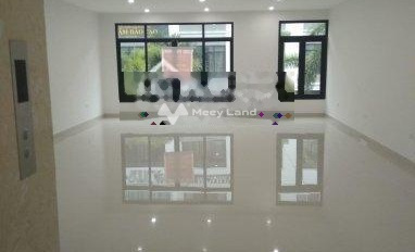 Cho thuê nhà, giá thuê 40 triệu/tháng diện tích gồm 120m2 vị trí mặt tiền gần Yên Hòa, Hà Nội-02