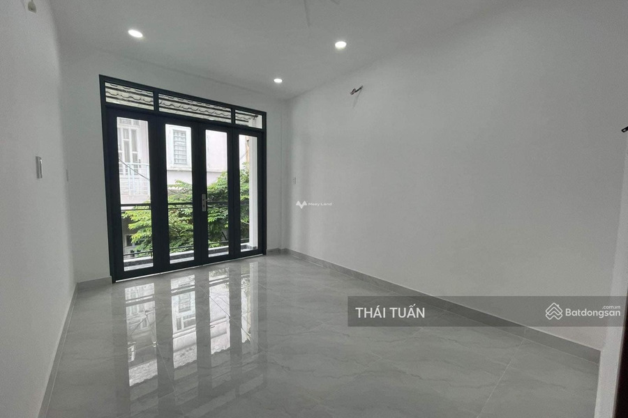 Nhà tổng quan bao gồm 3 PN, bán nhà ở diện tích 40m2 vị trí tiện lợi Bình Thạnh, Hồ Chí Minh-01