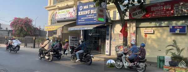 Có diện tích rộng 168m2 bán nhà nằm ở Đỗ Xuân Hợp, Hồ Chí Minh hướng Tây - Nam ngôi nhà gồm có 5 PN 5 WC hỗ trợ mọi thủ tục miễn phí, giá mùa dịch.-02