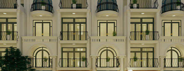 Nhà 1 trệt 3 lầu mặt tiền đường Hà Huy Giáp, sổ hồng riêng, có thang máy, nằm ngay cầu vượt ngã tư ga quận 12-03