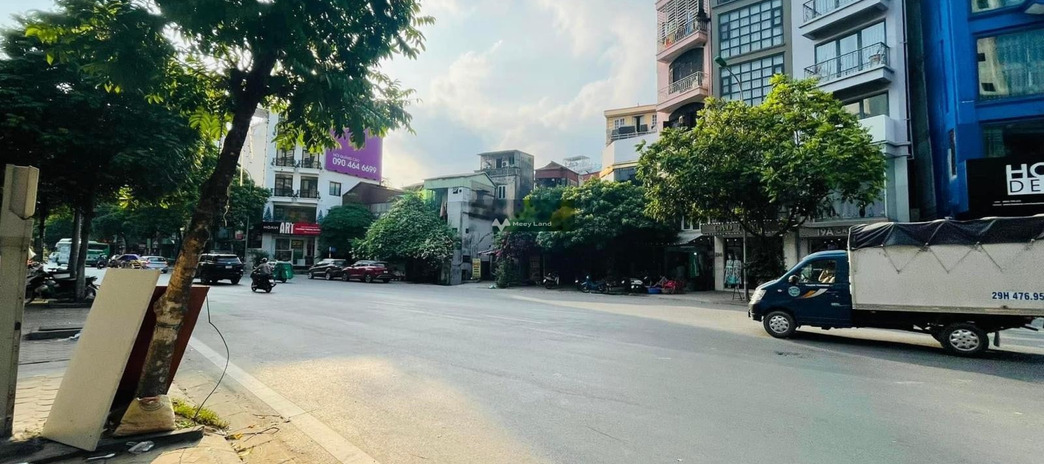 Cần bán nhà ở mặt tiền nằm ngay ở Kim Mã, Ba Đình bán ngay với giá chốt nhanh 25.9 tỷ có diện tích gồm 65m2 liên hệ chính chủ.