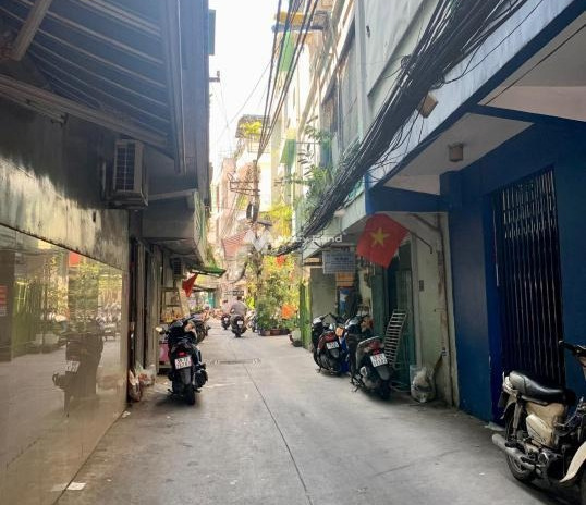 Diện tích gồm 35m2 bán nhà vị trí thuận lợi ngay ở Nguyễn Tất Thành, Hồ Chí Minh liên hệ ngay để được tư vấn