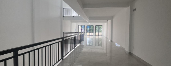 Cho thuê nhà ở diện tích gồm 248.2m2 thuê ngay với giá tốt nhất chỉ 200 triệu/tháng vị trí ngay Quang Trung, Hồ Chí Minh-03