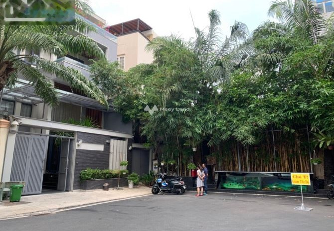 Bán biệt thự vị trí thuận lợi ngay tại Quận 10, Hồ Chí Minh giá bán cạnh tranh 69 tỷ diện tích tầm trung 350m2, tổng quan nhà thì gồm có 1 phòng ngủ