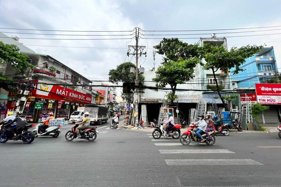 Bán gấp ngôi nhà ở Phú Thạnh, Tân Phú bán ngay với giá cực rẻ 19.5 tỷ có diện tích rộng 197m2 liên hệ chính chủ.-01