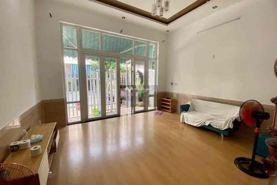 Vị trí ngay tại Ngũ Hành Sơn, Đà Nẵng cho thuê nhà thuê ngay với giá cực tốt chỉ 12 triệu/tháng, ngôi nhà có tổng 3 phòng ngủ, 3 WC-01